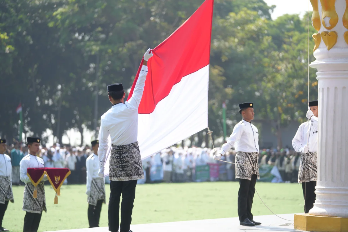 Bupati Bandung Dadang Supriatna mendorong santri meningkatkan kompetensi