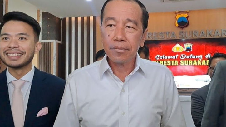 Diam Tau-tau Lapor, Jokowi Tenang Hadapi Utang Kereta Cepart Whoosh, Roy Suryo : Kebanggaaan UGM, Kini Jadi Beban Indonesia