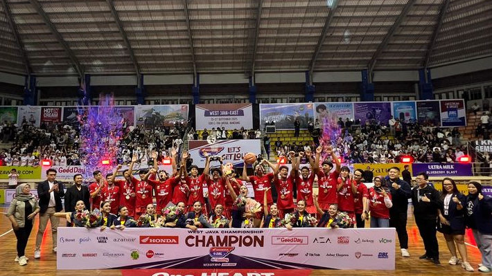 Tim Basket SMAN 2 Bandung dan SMA BPK Penabur Cirebon Kembali Jadi Juara di Honda DBL West Java Series