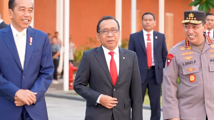 Kisah Unik di Balik Pilihan Dasi Kuning Presiden Jokowi saat Kunjungan Ke Tokyo