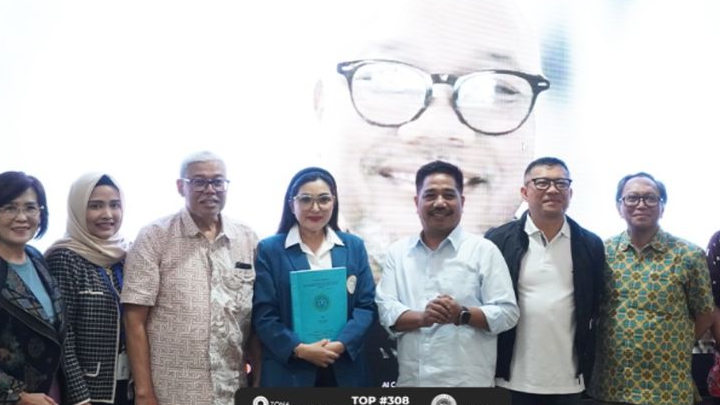 Inspiratif! Ashanty Raih Gelar Doktor di UNAIR dengan Publikasi Jurnal Internasional Q1