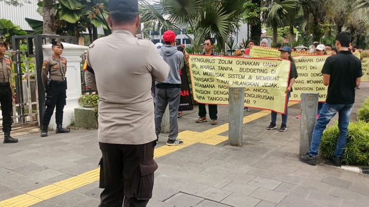 Warga Apartemen Mansion Gelar Aksi Damai ke Dinas Perumahan dan Kantor Gubernur DKI, Protes Kekecewaan ke Pengurus PPPRS