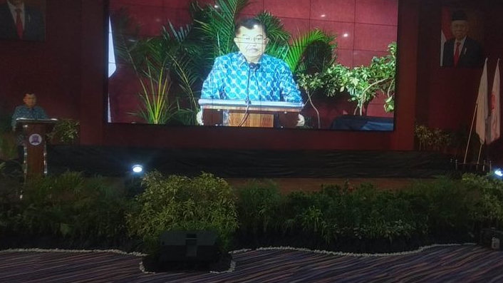JK dan Pangdam Hasanuddin Motivasi Wisudawan SPIDI-SADIQ
