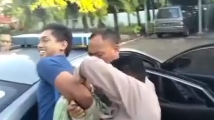 Mantan Pemain PSM Makassar Aniaya Sekuriti, Korban Ditikam Pakai Botol Miras
