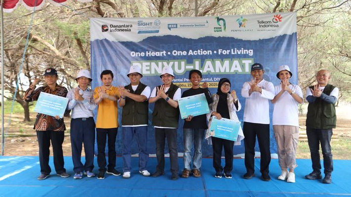 Penyu-lamat 2025: Relawan Telkom Bersihkan Pantai, Edukasi Sampah, dan Selamatkan Tukik di Yogyakarta
