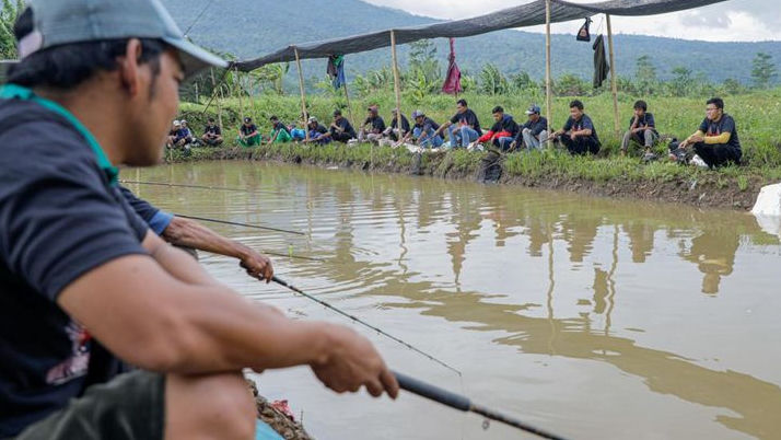 Menyambut Tahun 2023, Relawan Des Ganjar Gelar Festival Mancing Asiik Untuk Persatukan Warga di Kabupaten Semarang