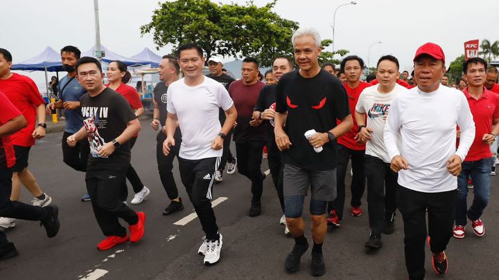Olahraga Pagi di Manado, Ganjar Diteriaki Emak-emak Presiden