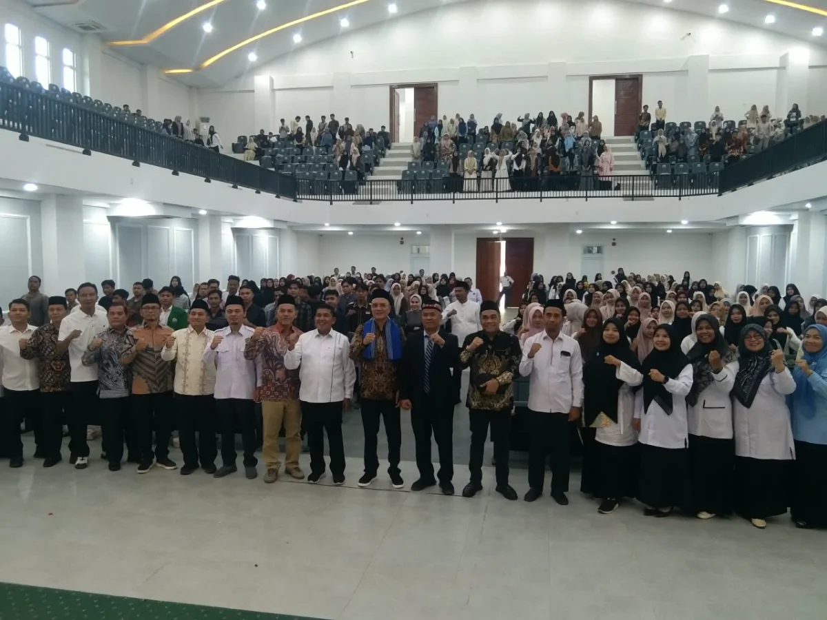 Sambut Hari Santri Nasional, Ketua Komisi VIII DPR RI Ngopi Bareng Ratusan Mahasiswa STAIN Madina 