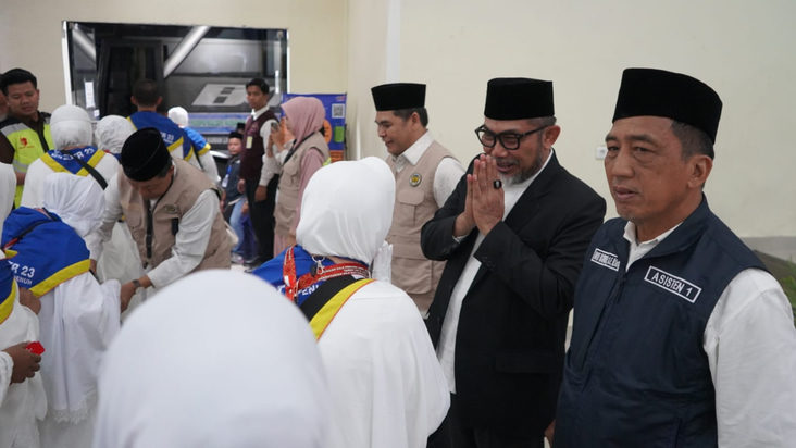 Sekda Sudirman Lepas JCH Kloter 23, Ingatkan Jamaah Jaga Kesehatan dan Fokus Ibadah