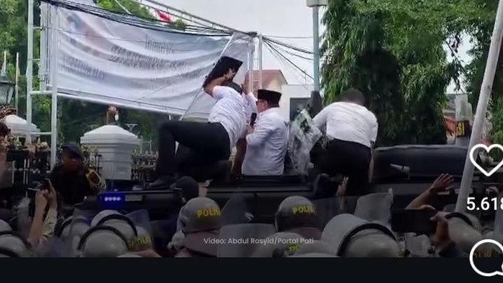 Viral Bupati Pati Sudewo Dilempari Massa, Sempat Ucapkan Minta Maaf Sebesar-besarnya