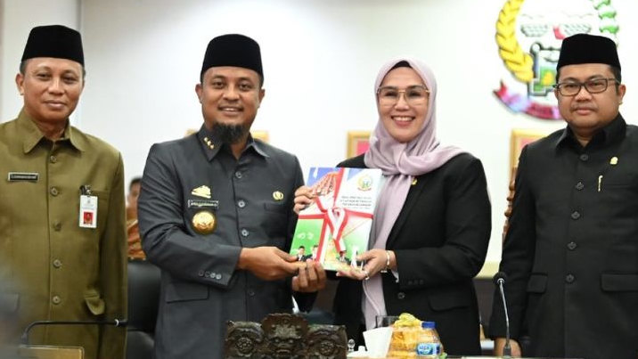 Gubernur Sulsel Terima Rekomendasi DPRD Sulsel Atas LKPJ Tahun Anggaran 2022