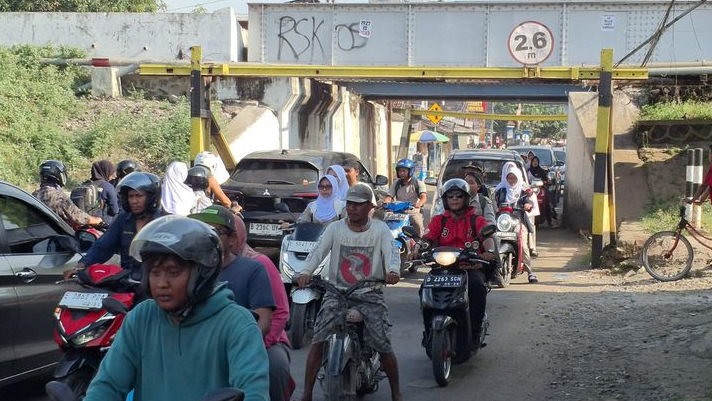 Tingkatkan Keselamatan dan Kelancaran Mobilitas, KAI Daop 3 Cirebon Dukung Peningkatan Underpass BH 421