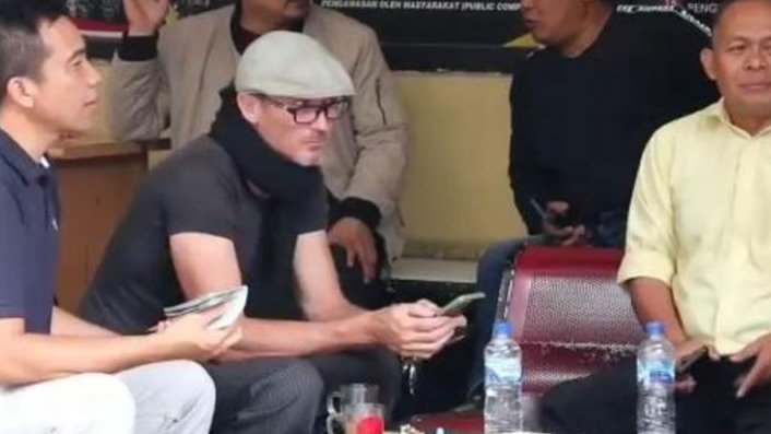 Bule Australia Ludahi Imam Masjid di Bandung Resmi Tersangka, Ini Ancaman Hukumannya
