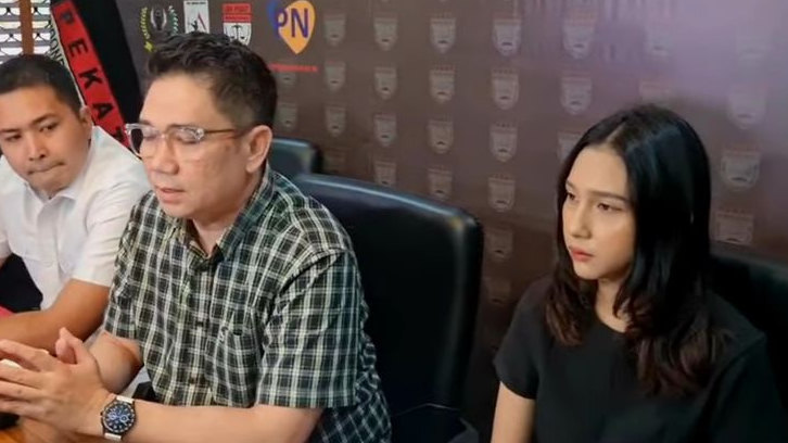 Desak Virgoun Buka Nama Selingkuhannya, Pengacara Tenri Ajeng : Dia Berbuat dengan Siapa, Orang yang Dituduh