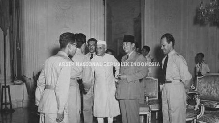 Kisah Soekarno Menyambut Nehru Diiringi 87 Mobil dari Jakarta ke Bandung