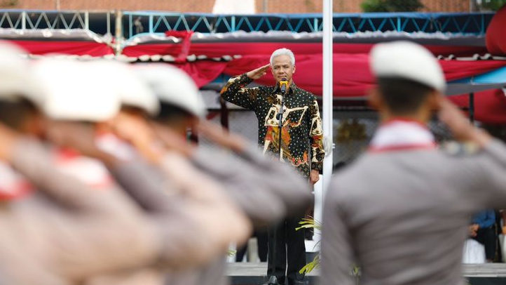 Ganjar Sukseskan Wisuda 1.837 Lulusan Melalui Program SMKN Jateng