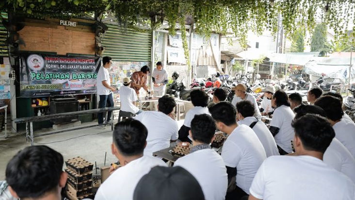 Buka Peluang Kerja dan Usaha, Pemuda Ganjar Adakan Pelatihan Barista di Jaktim