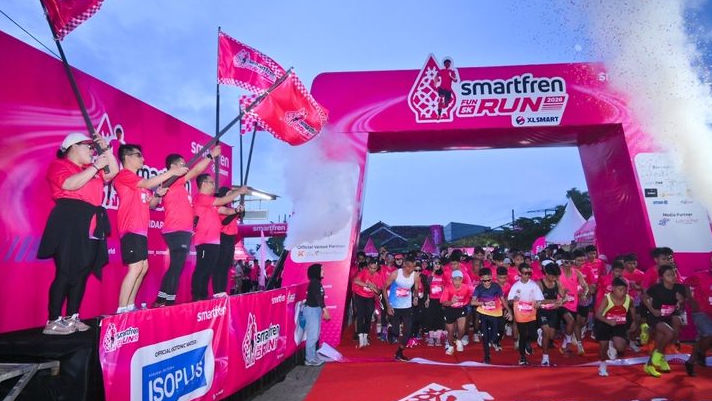 Perkuat Jargon 'Jagoan Sinyal Se-Indonesia' SMARTFREN Gelar Fun Run 2026 di Lampung