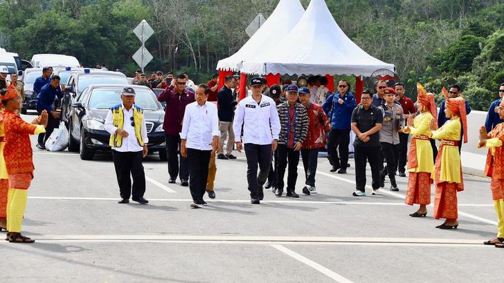 AHY Dampingi Jokowi Resmikan Jalan Tol Pekanbaru-Padang Ruas Bangkinang-XIII Koto Kampar