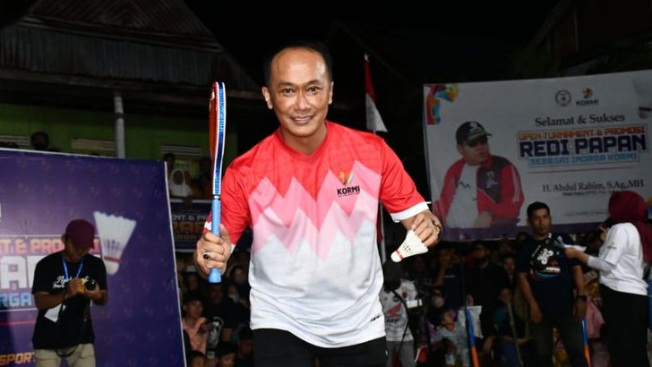 Momen Berkesan Pj Gubernur Sulbar Jajal Redi Papan di Desa Palece
