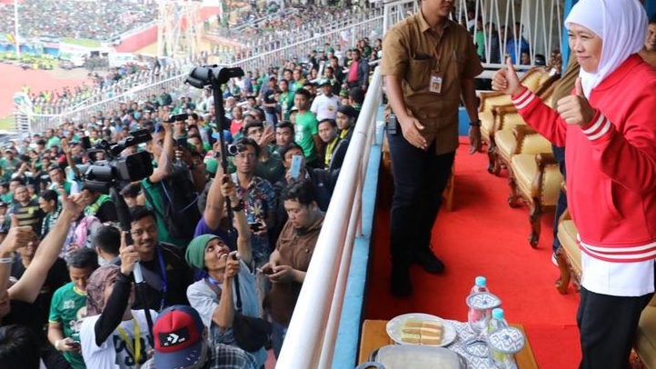 Ajak Warga Sambut Palestina dengan Kehangatan, Khofifah Optimis Timnas Indonesia Menang