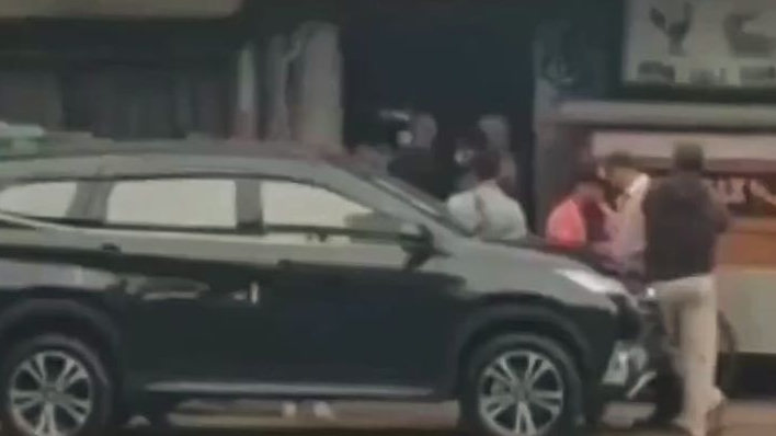 Cuma 5 Langkah dari Polsek Jatinegara, Diduga Preman Suruhan Duduki Rumah Warga