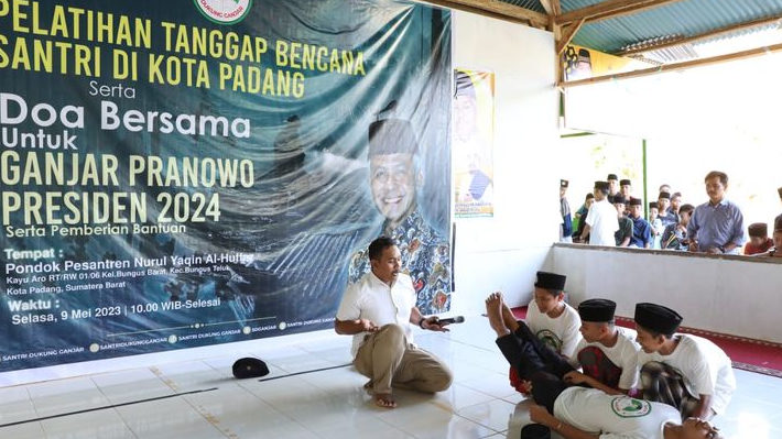 Relawan Ganjar Gelar Pelatihan Tanggap Bencana untuk Ratusan Santri di Padang