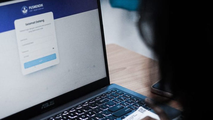 Upaya Pemerintah Menyeimbangkan Peluang dan Proteksi Anak Sekolah dalam Ekosistem Digital!