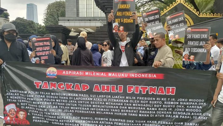 Dinilai Bikin Gaduh Indonesia, Massa AMMI Desak Polisi Tangkap Roy Suryo Cs