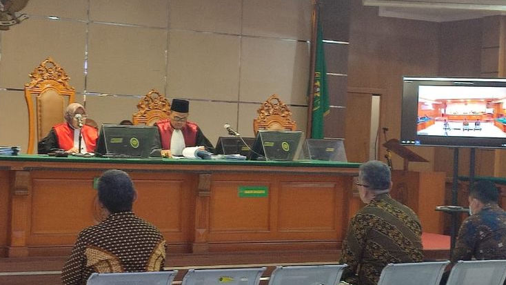 Hakim Pengadilan Tipikor Bandung Vonis Mantan Walikota Bandung Yana Mulyana 4 Tahun Penjara Terkait Korupsi Proyek Smart City