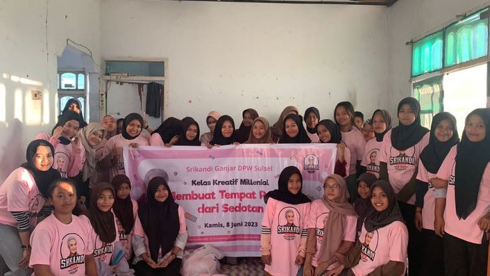 Srikandi Ganjar Ajak Para Milenial di Barru Sulsel Sulap Sedotan Plastik Jadi Tempat Pulpen
