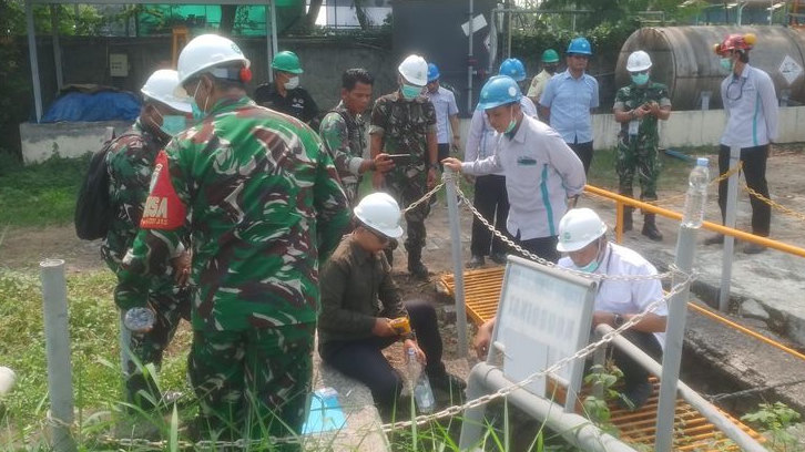 Jaga Sungai Citarum, Satgas Sektor 10 dan DLH Karawang Sidak Dua Pabrik Besar di Klari