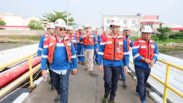 Kunjungi Fuel Terminal Tanjung Gerem dan SPBU, Pertamina Pastikan Distribusi BBM Lancar