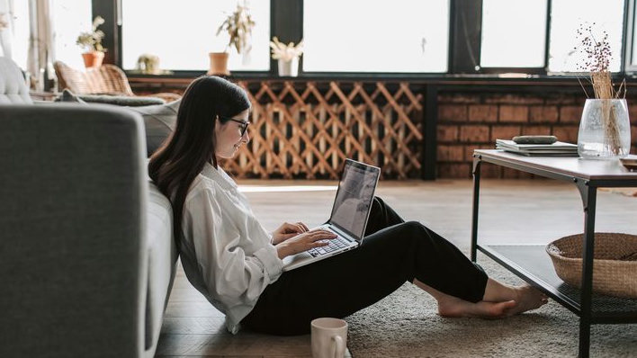 Kamu Susah Fokus saat WFH? Simak 9 Tips WFH Agar Tetap Produktif, dan Terhindar dari Distraksi