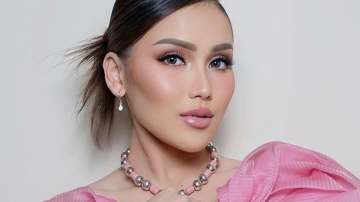 Bazar Baju Bekas Miliknya Panen Kritikan, Ayu Ting Ting : Apa Aje yang Kite Lakukan Pokoknya Salah Aje