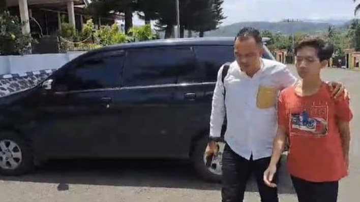 Astagfirulloh, Pria Tanah Datar Hina Alquran dengan Menempelkannya di Alat Vital