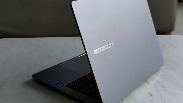 Kuat Dipakai Kerja dan Tangguh! Ini Laptop Bisnis dengan IP Rating Tinggi