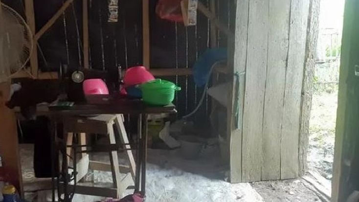 Mak Inem, Nenek 75 Tahun Warga Karawang Butuh Bantuan Bedah Rumah