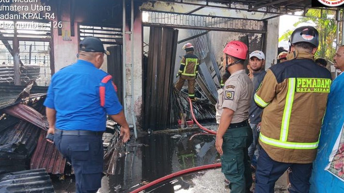 Satu Rumah Tempat Bengkel Mobil Terbakar di Medan Amplas