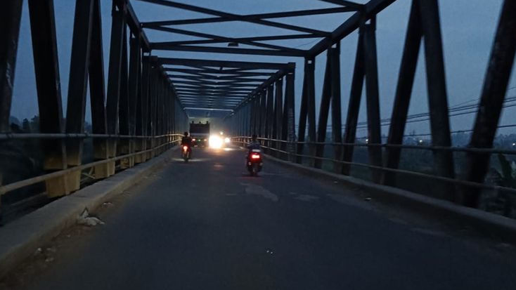 Gelap dan Berlubang, KNPI Minta Dedi Mulyadi Tinjau Jembatan Karawang-Bekasi