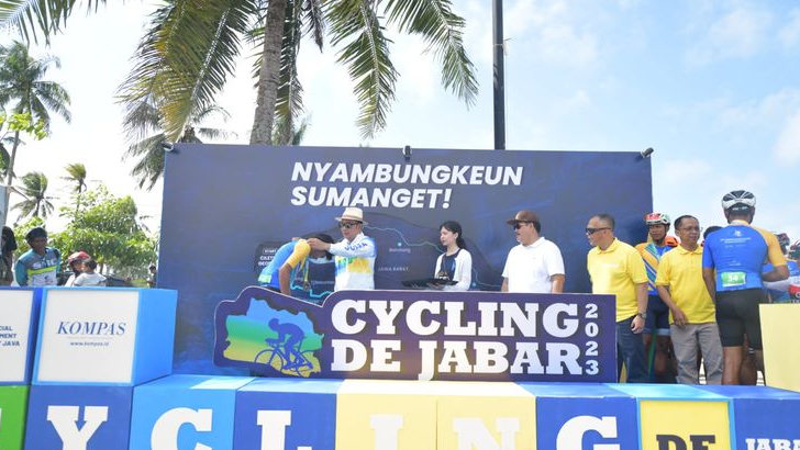 Gubernur Ridwan Kamil Tutup Cycling de Jabar 2023