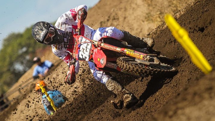 Bersaing Kompetitif dengan Crosser Dunia di MXGP Sumbawa, Delvintor Raih Poin Perdana Musim ini