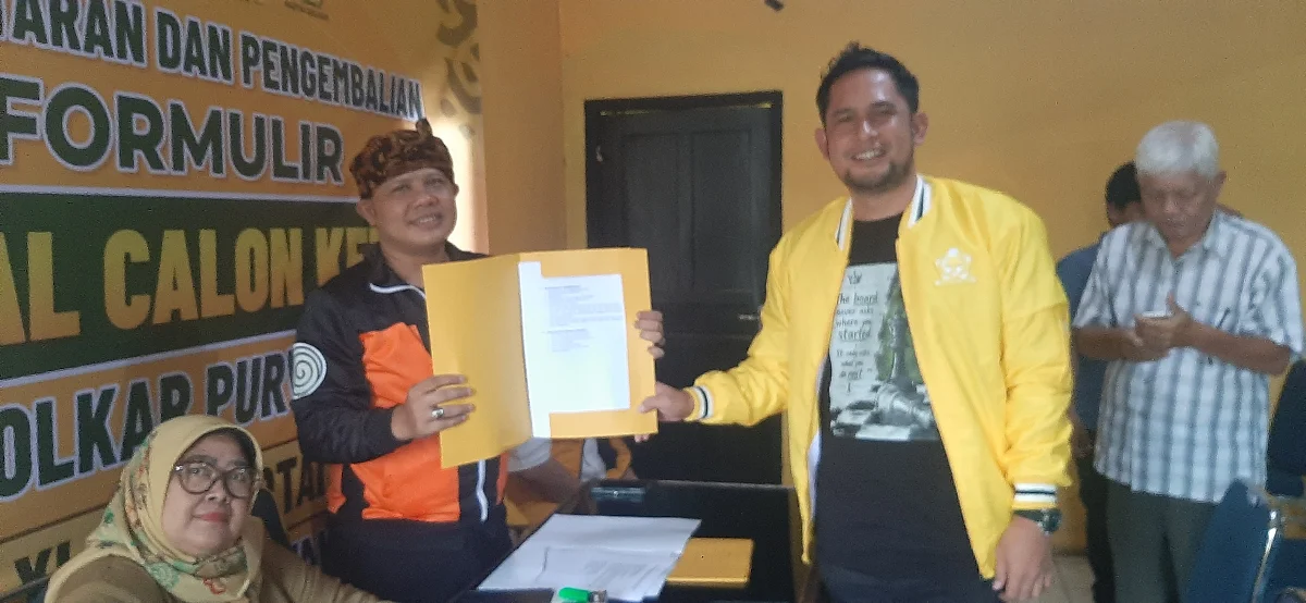 paniti pemilihan ketua DPD Golkar serahkan formulir