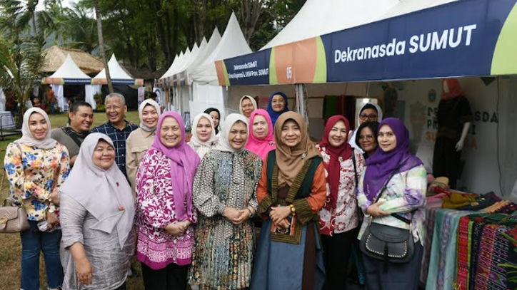 Pamerkan Tenun di LIMOFF Lombok, Nawal Lubis Berharap Kain Sumut Dikenal Hingga Mancanegara