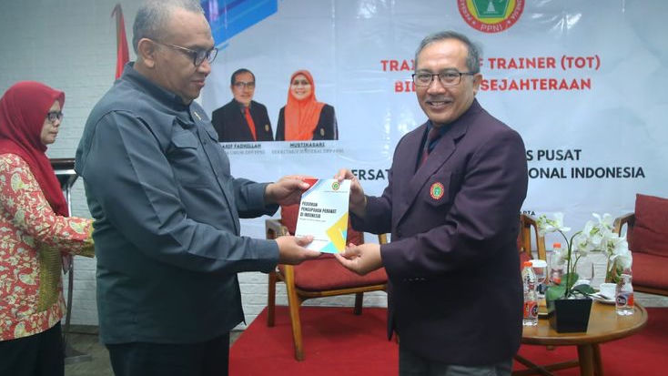 Garda Terdepan Pelayanan, Wamenaker Siap Perjuangkan Kesejahteraan Perawat