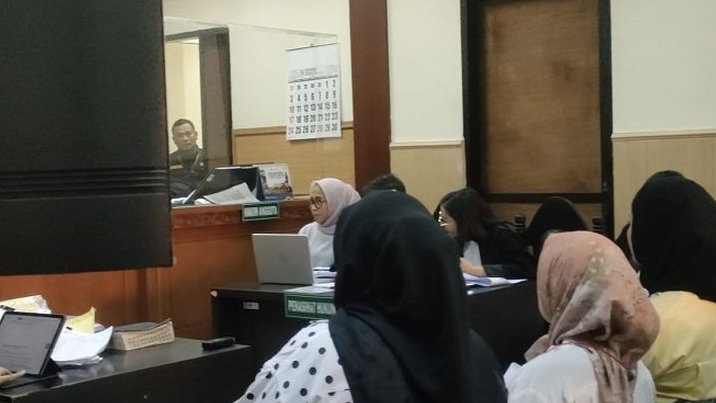 Saksi Korban Penipuan iPhone si Kembar Ngamuk di Sidang, BAP dan Keterangan Rihana Palsu
