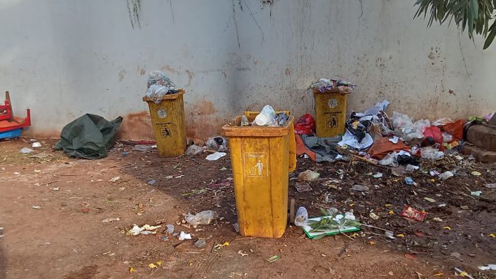 Habiskan Duit Rp14 Miliar, Lapangan Karangpawitan Karawang tak Terurus dan Penuh Sampah
