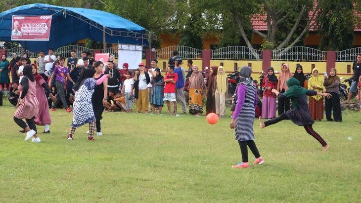 Serunya Emak-Emak Berdaster di Turnamen Mini Soccer GMC Sulsel