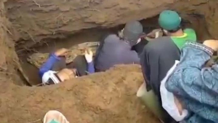 Subahanallah ! Puluhan Tahun Dikubur Jasad Guru Ngaji dan Pejuang Masih Utuh
