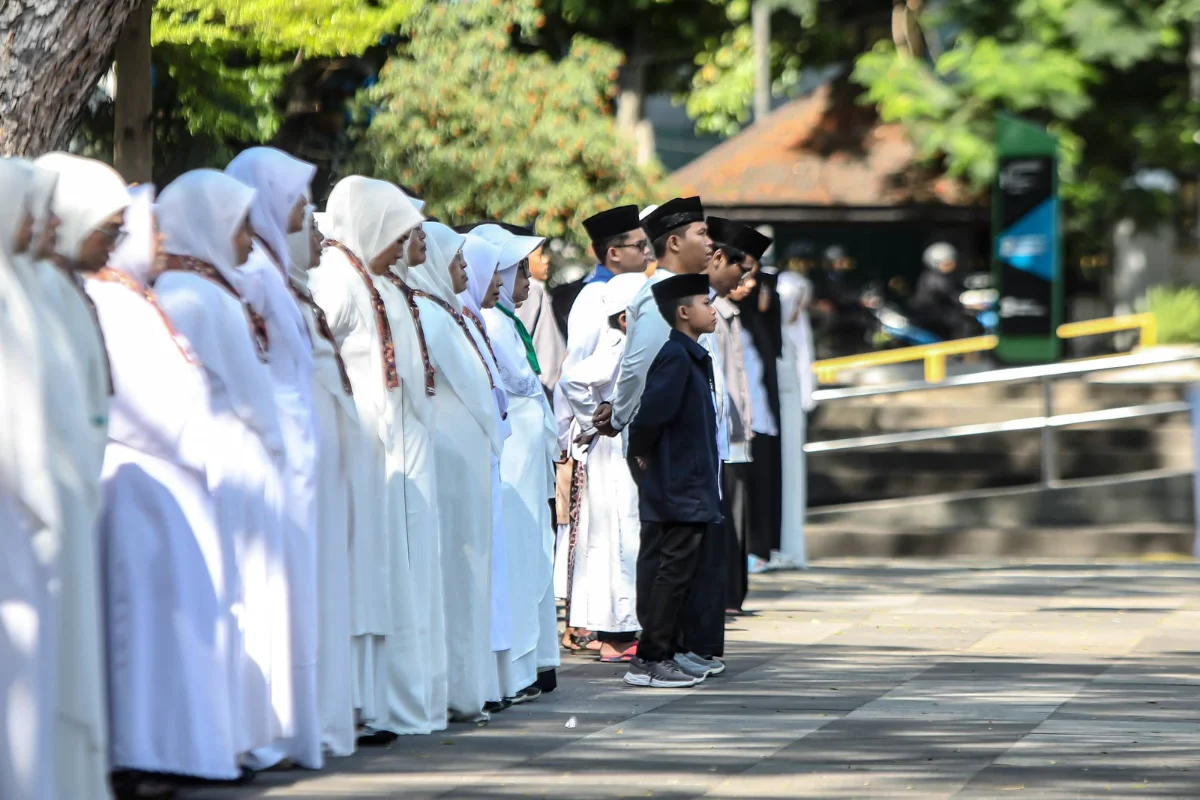 Wali Kota Bandung Muhammad Farhan mengajak pesantren mengolah sampah